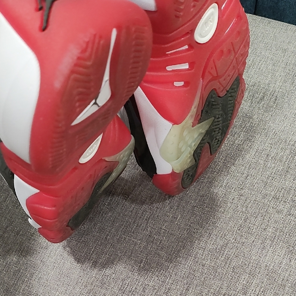 Nike Air Jordan Jumpman White and Red Sneakers - Picture 6 of 8